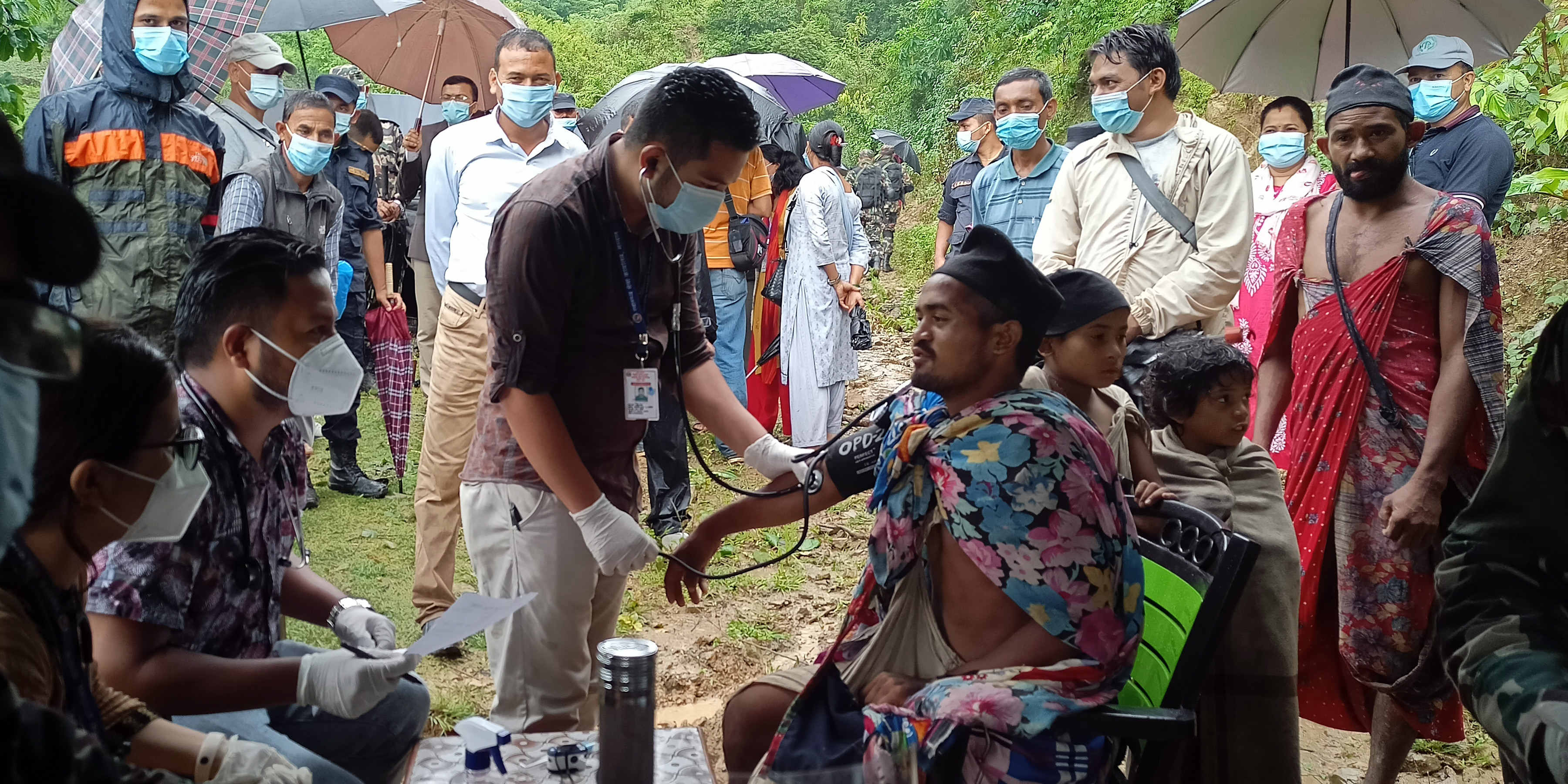 बस्तीमै स्वास्थ्य शिविरपछि राउटे खुशी