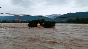 नारायणी नदीमा पानीको सतह हालसम्मकै उच्च, सतर्कता अपनाउन प्रशासनको अनुरोध