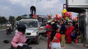 बिपी राजमार्ग निर्बाध सञ्चालनमा आएसँगै राजधानीमा चहल पहल बढ्यो 