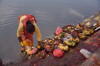 उदाउँदो सूर्यलाई अर्घ्य दिएसँगै सकियो छठ