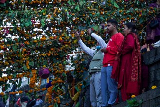  हरिबोधनी एकादशीमा तोरण टाँगेर सिंगारियो पशुपतिनाथ (फोटो फिचर)